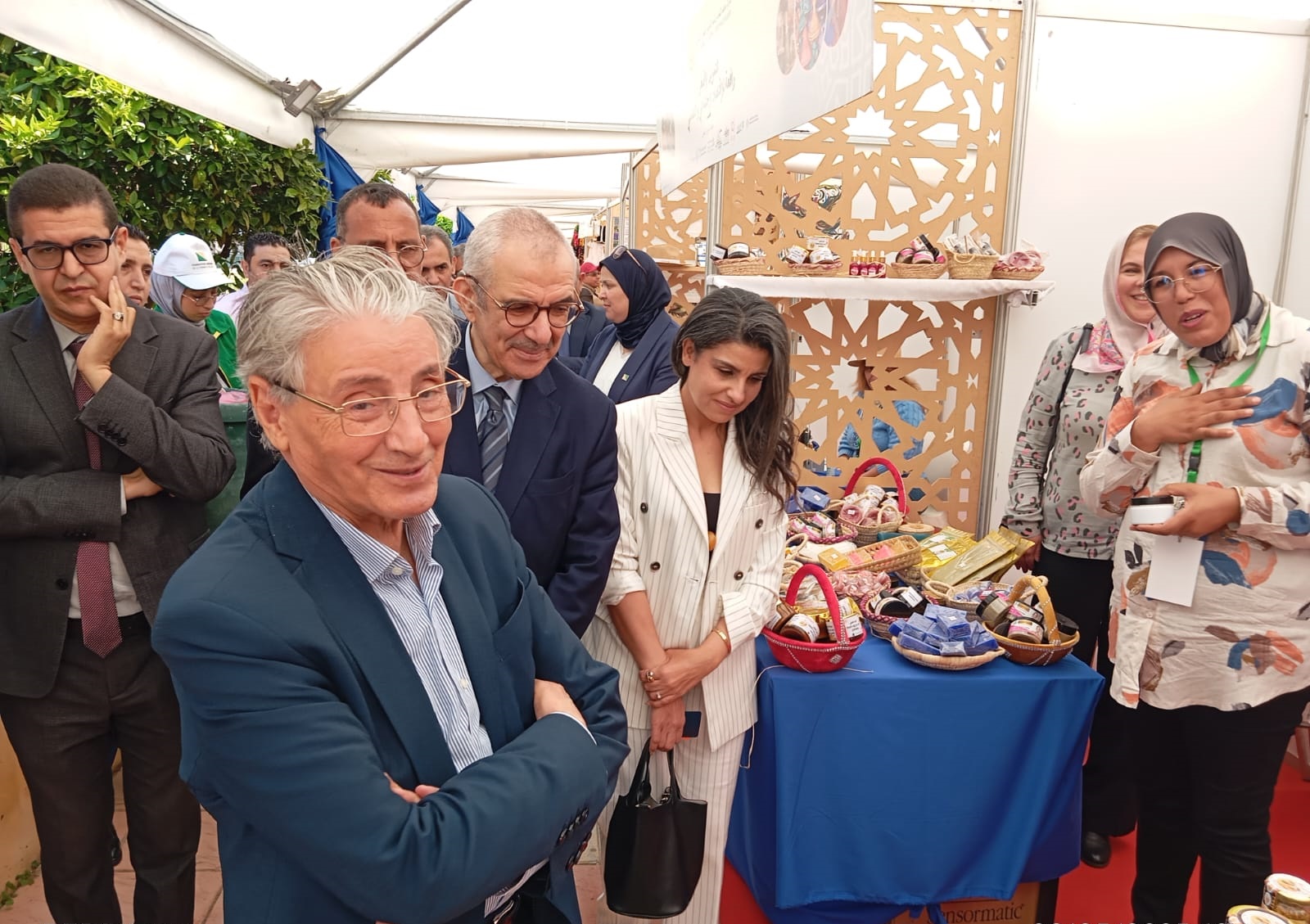 الزيارة الرسمية لأروقة المعرض  التضامني لمركز محمد السادس وتتويج المقاولات الصغيرة في اللقاء التضامني